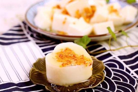 北京夏令特色小吃甜点杏仁豆腐的做法 口感细腻润滑，甘甜醇厚